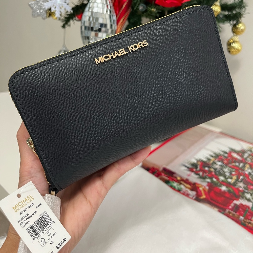 ‼️SOLD ‼️MK Phone Wallet - Picture 1 of 6